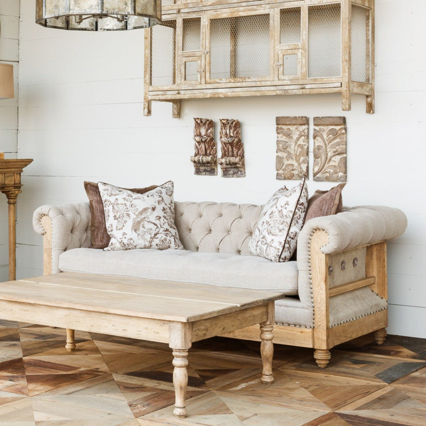 Park Hill Collections Country French Hillcrest Tufted Sofa - EFS81664